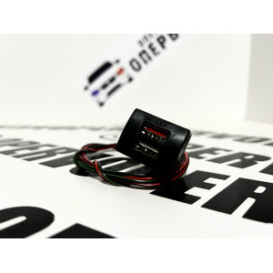 USB автомобильное зарядное устройство 5V 3A LADA GRANTA/PRIORA